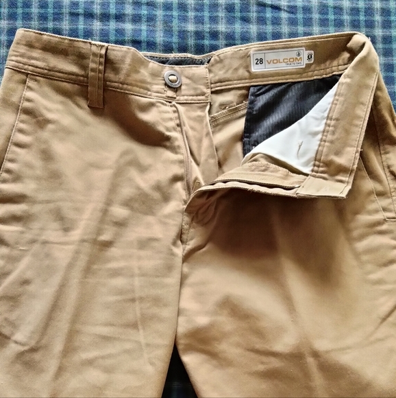 Volcom shorts - Picture 13 of 13
